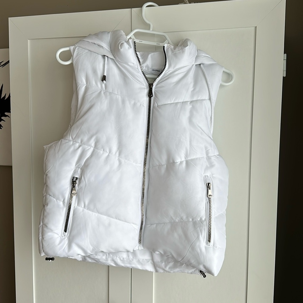 White vest
Size medium